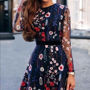 Stunning blue dress with floral embroidery